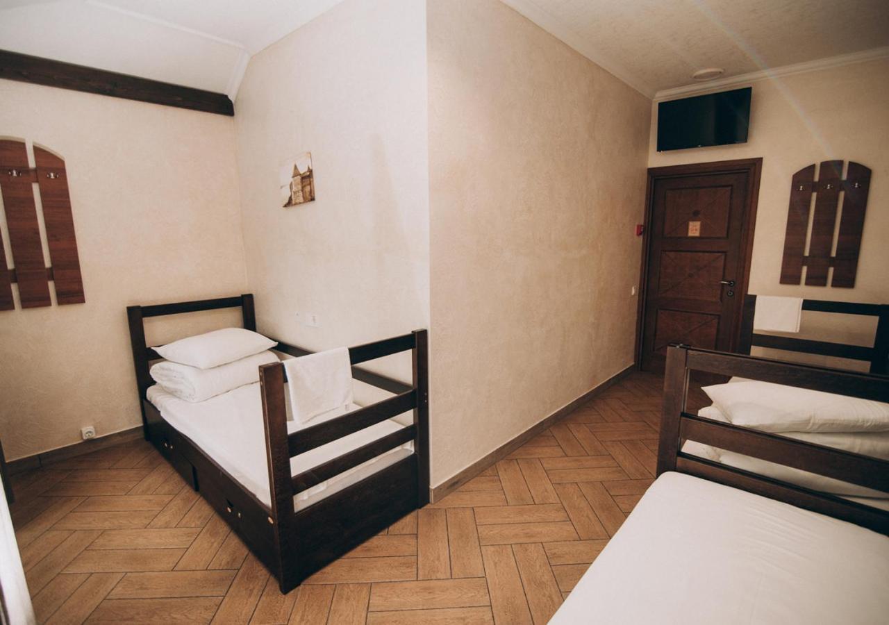 Хостел 24 Khmel'nyts'kyy Quarto foto