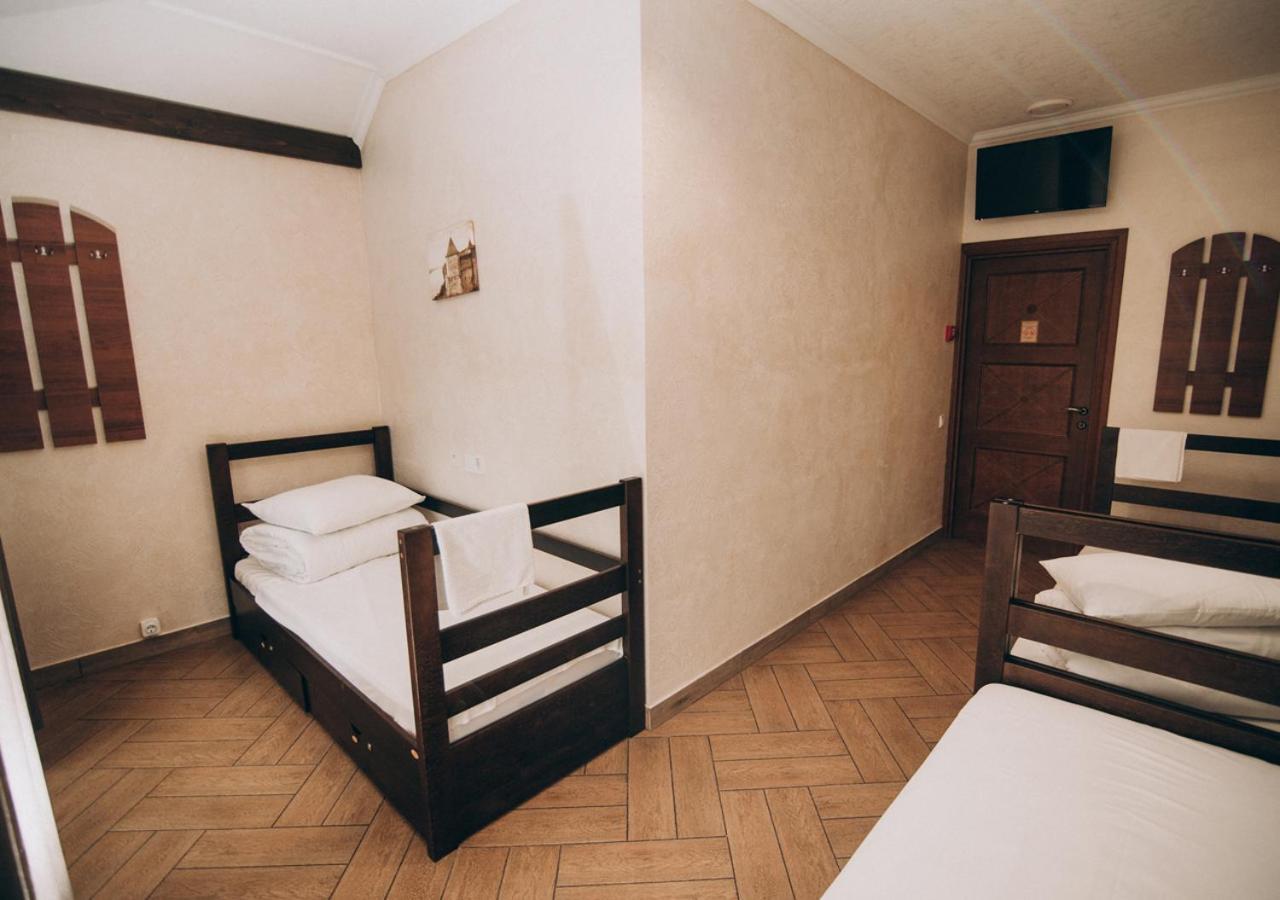 Хостел 24 Khmel'nyts'kyy Quarto foto